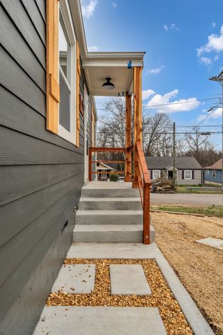 1000 W McKennie Ave, Nashville, TN 37206