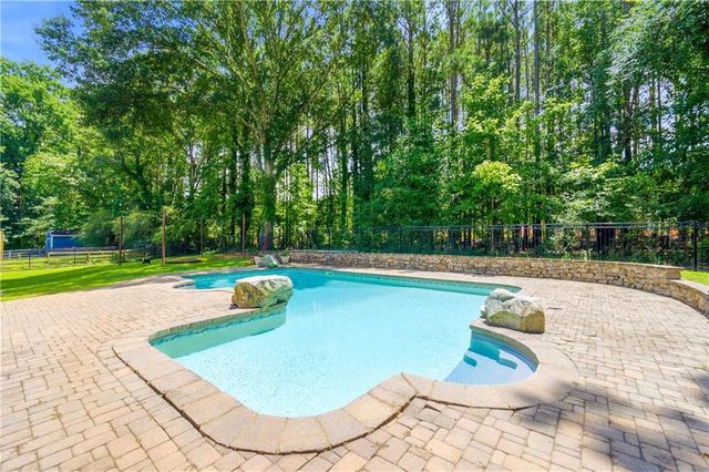 104 Courtland Circle, Powder Springs, GA 30127