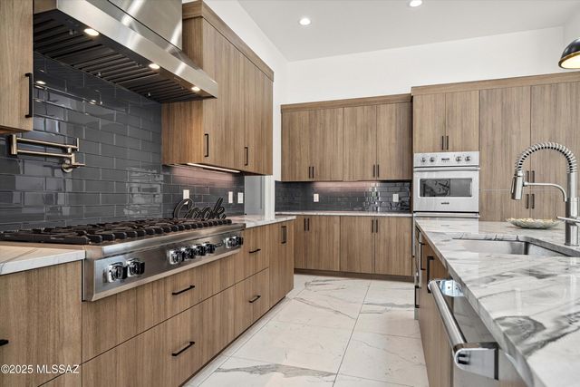 3861 N River Hills Drive, Tucson, AZ 85750