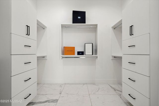 3861 N River Hills Drive, Tucson, AZ 85750