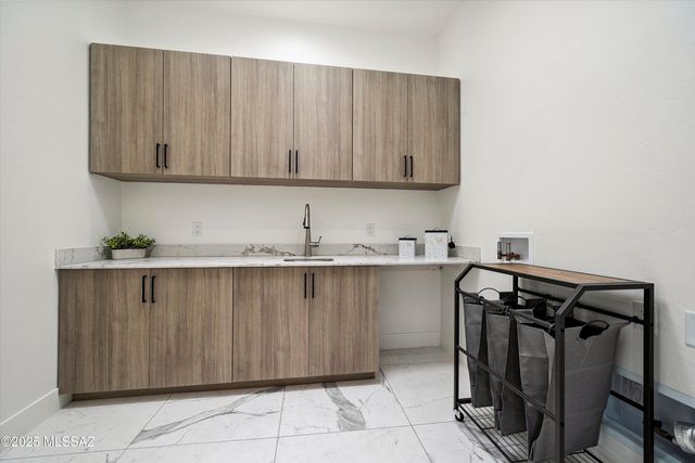 3861 N River Hills Drive, Tucson, AZ 85750