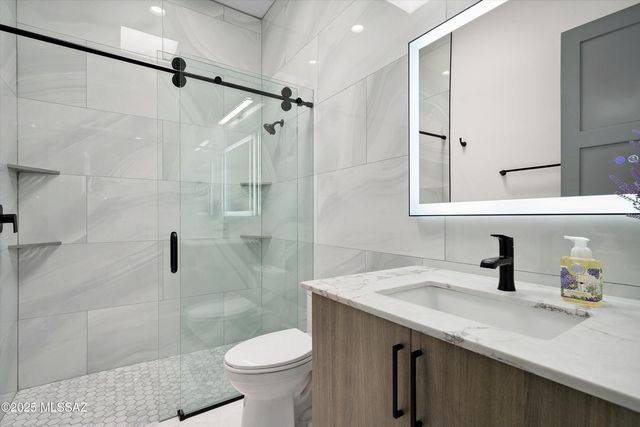 3861 N River Hills Drive, Tucson, AZ 85750