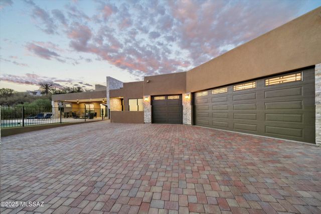 3861 N River Hills Drive, Tucson, AZ 85750