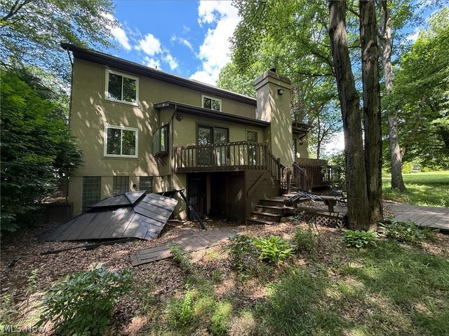 5755 Logan Arms Drive, Girard, OH 44420