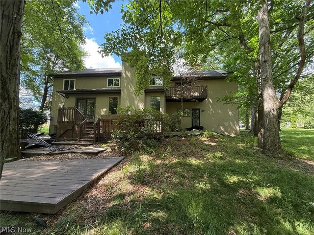 5755 Logan Arms Drive, Girard, OH 44420