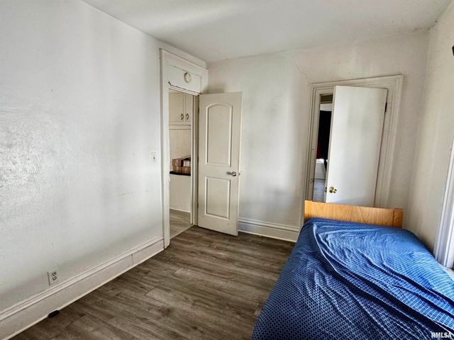 263 S 1ST Avenue, Canton, IL 61520