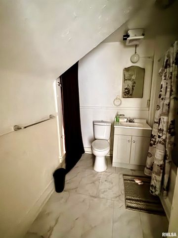 263 S 1ST Avenue, Canton, IL 61520