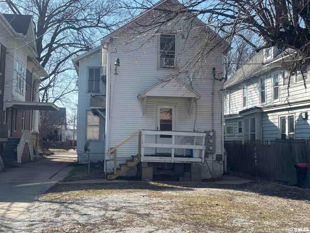 263 S 1ST Avenue, Canton, IL 61520