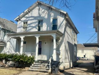 263 S 1ST Avenue, Canton, IL 61520