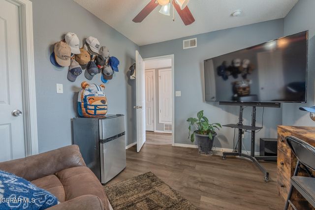 13281 WALKER POST Avenue, El Paso, TX 79928