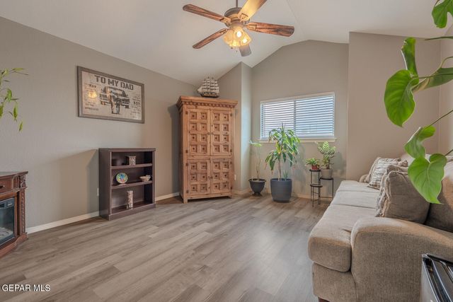13281 WALKER POST Avenue, El Paso, TX 79928