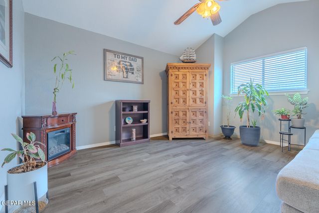 13281 WALKER POST Avenue, El Paso, TX 79928
