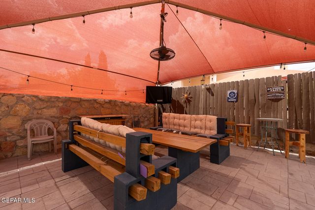 13281 WALKER POST Avenue, El Paso, TX 79928