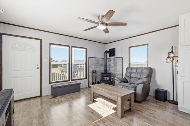 336 Cowboys Lane, Springtown, TX 76082