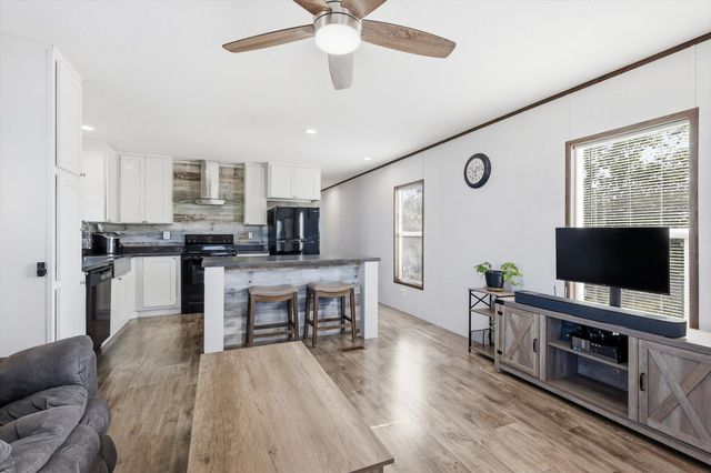 336 Cowboys Lane, Springtown, TX 76082