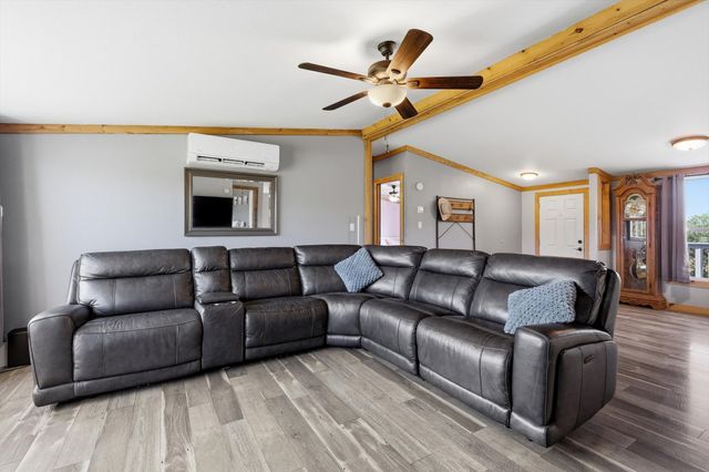 336 Cowboys Lane, Springtown, TX 76082