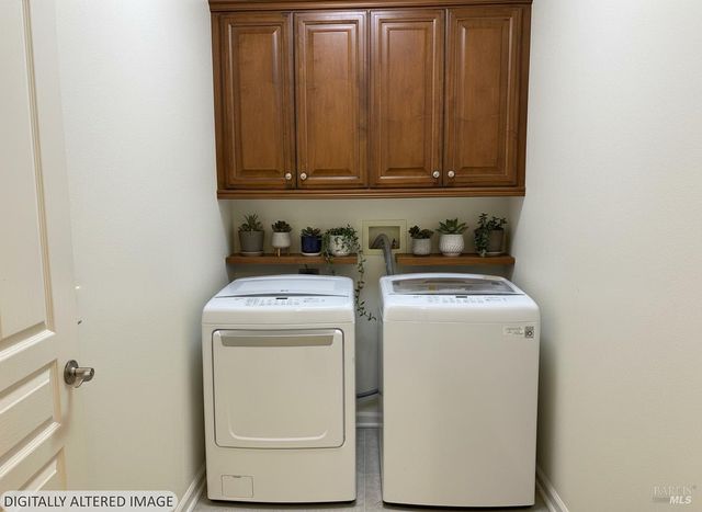 924 Aston Ave, Santa Rosa, CA 95404