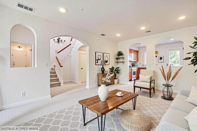 924 Aston Ave, Santa Rosa, CA 95404