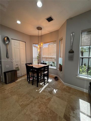 876 W Spinnaker Dr W 876, Hollywood, FL 33019