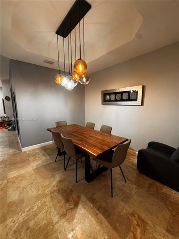 876 W Spinnaker Dr W 876, Hollywood, FL 33019