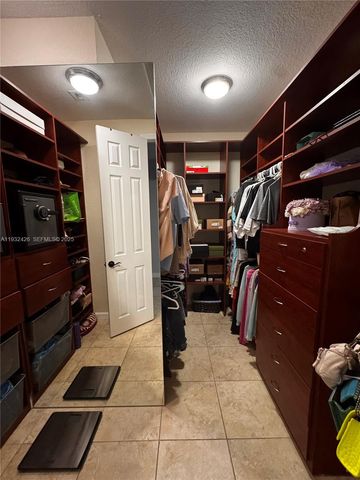 876 W Spinnaker Dr W 876, Hollywood, FL 33019