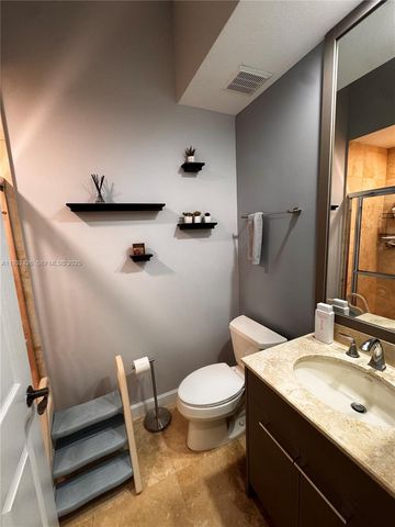 876 W Spinnaker Dr W 876, Hollywood, FL 33019