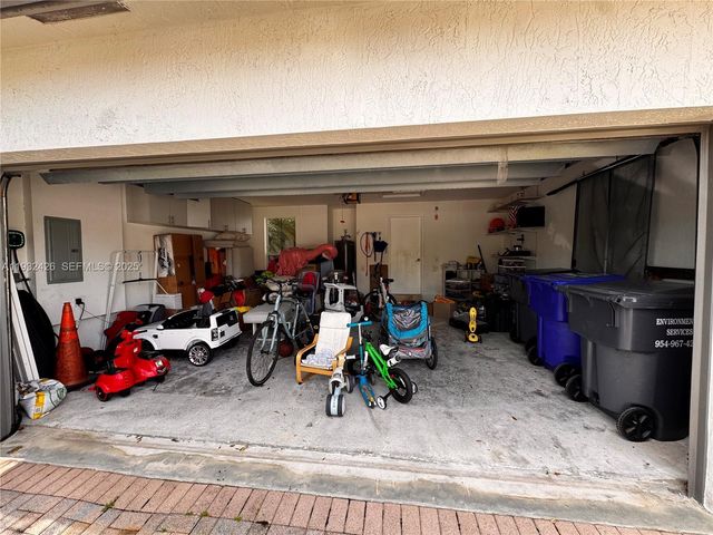 876 W Spinnaker Dr W 876, Hollywood, FL 33019