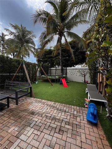 876 W Spinnaker Dr W 876, Hollywood, FL 33019