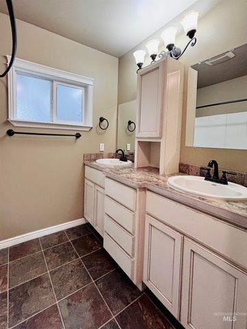898 Wendell St., Twin Falls, ID 83301