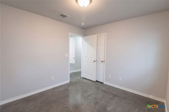 300 Lowes Boulevard b, Killeen, TX 76542
