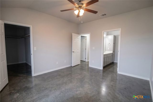 300 Lowes Boulevard b, Killeen, TX 76542