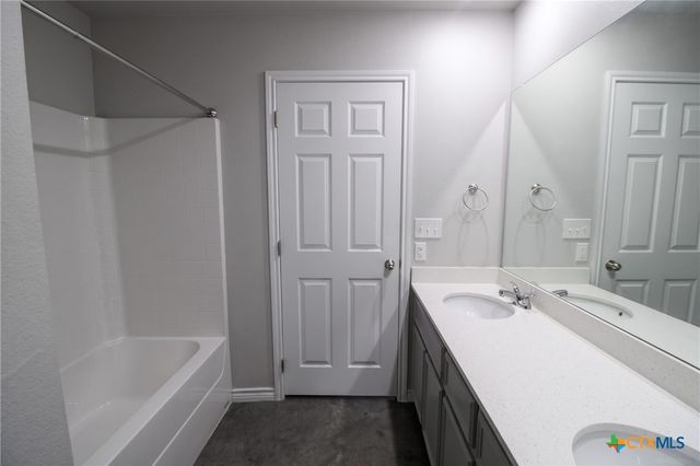 300 Lowes Boulevard b, Killeen, TX 76542