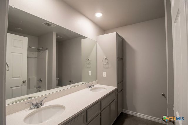 300 Lowes Boulevard b, Killeen, TX 76542