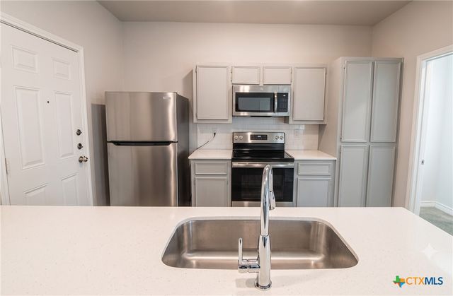 300 Lowes Boulevard b, Killeen, TX 76542