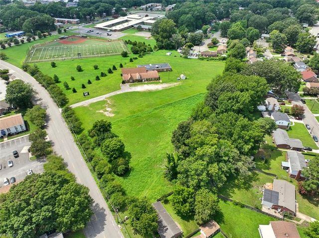 691 Dresden DR, Newport News, VA 23601