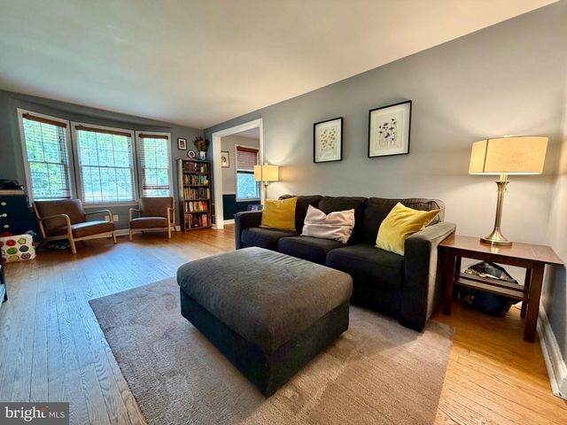 98 PALMER LN, Ewing, NJ 08618