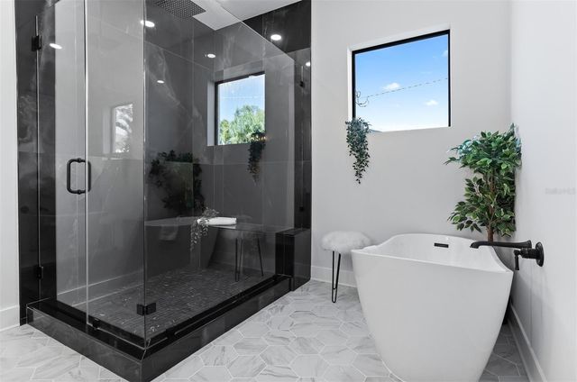 3215 W PRICE AVENUE, Tampa, FL 33611