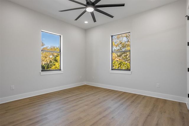 3215 W PRICE AVENUE, Tampa, FL 33611