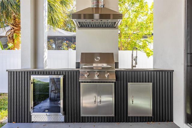 3215 W PRICE AVENUE, Tampa, FL 33611