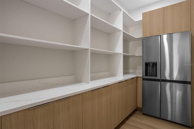 3215 W PRICE AVENUE, Tampa, FL 33611