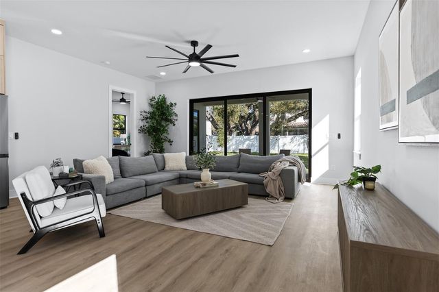 3215 W PRICE AVENUE, Tampa, FL 33611