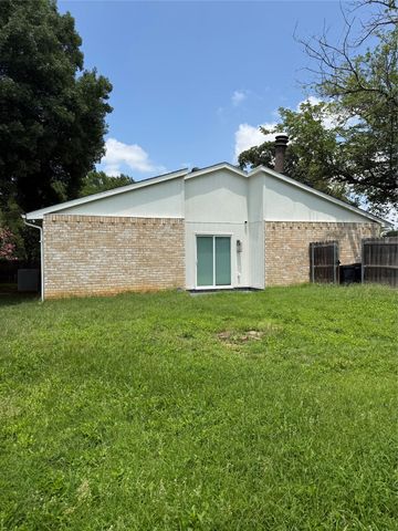 2611 Buck Trail, Euless, TX 76039