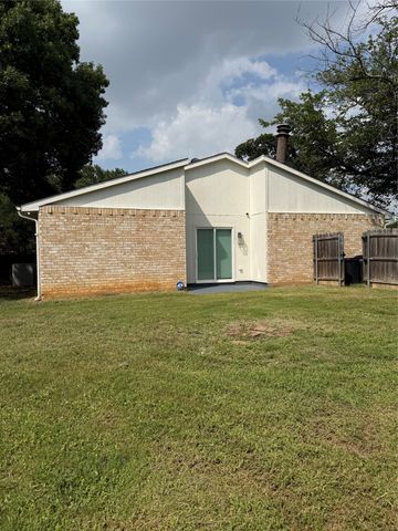 2611 Buck Trail, Euless, TX 76039