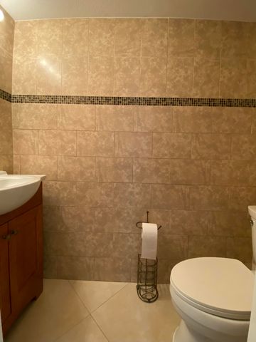 139 SPARROW Drive 2G, Royal Palm Beach, FL 33411