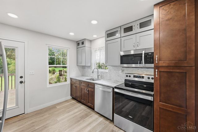 3289 Van Zandt Drive, Green Twp, OH 45211