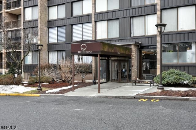 9060 Palisade Ave 1003, North Bergen Twp., NJ 07047
