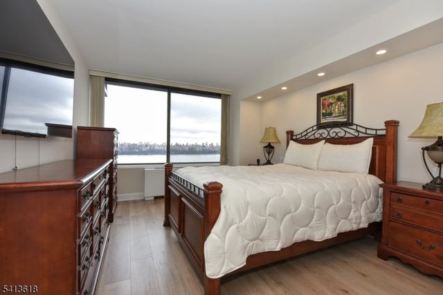 9060 Palisade Ave 1003, North Bergen Twp., NJ 07047