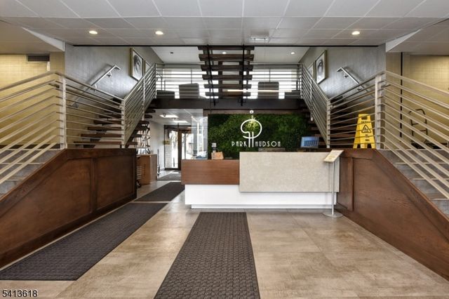 9060 Palisade Ave 1003, North Bergen Twp., NJ 07047