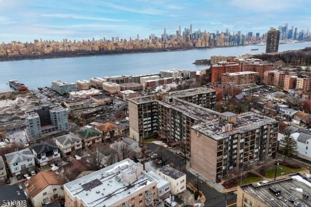 9060 Palisade Ave 1003, North Bergen Twp., NJ 07047