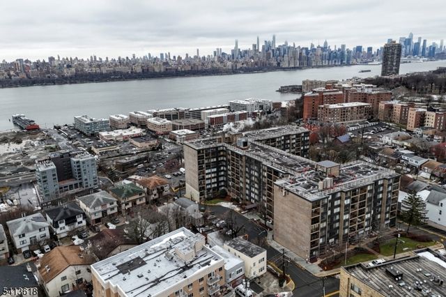 9060 Palisade Ave 1003, North Bergen Twp., NJ 07047